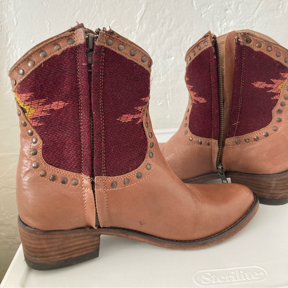 Western Ankle Leather Booties, Steve Madden Swaret - Picture 5 of 9